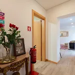 Дом отдыха Rustic & Modern Stone House By Host Wise *