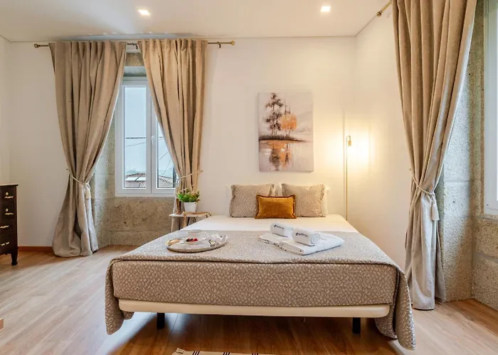 Dom wakacyjny Rustic & Modern Stone House By Host Wise *