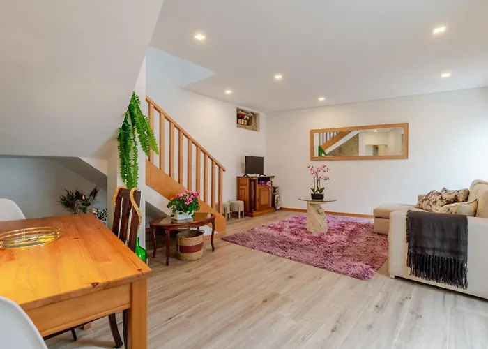 Dom wakacyjny Rustic & Modern Stone House By Host Wise *