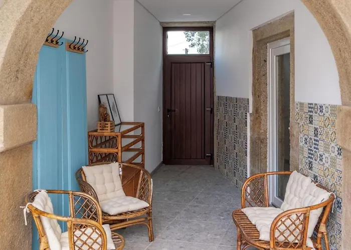 Dom wakacyjny Rustic & Modern Stone House By Host Wise